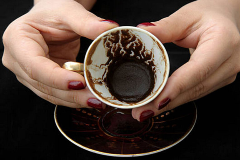 IL FUTURO IN UN CAFFE 01